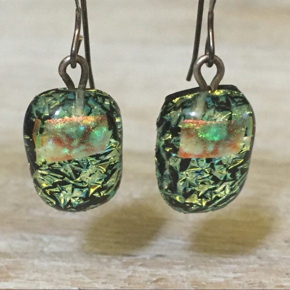 ❌SOLD❌Petite Drop Earrings - Picture 2 of 3